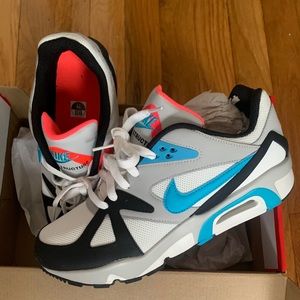 🚨SOLD 🚨 Brand New Air Structure